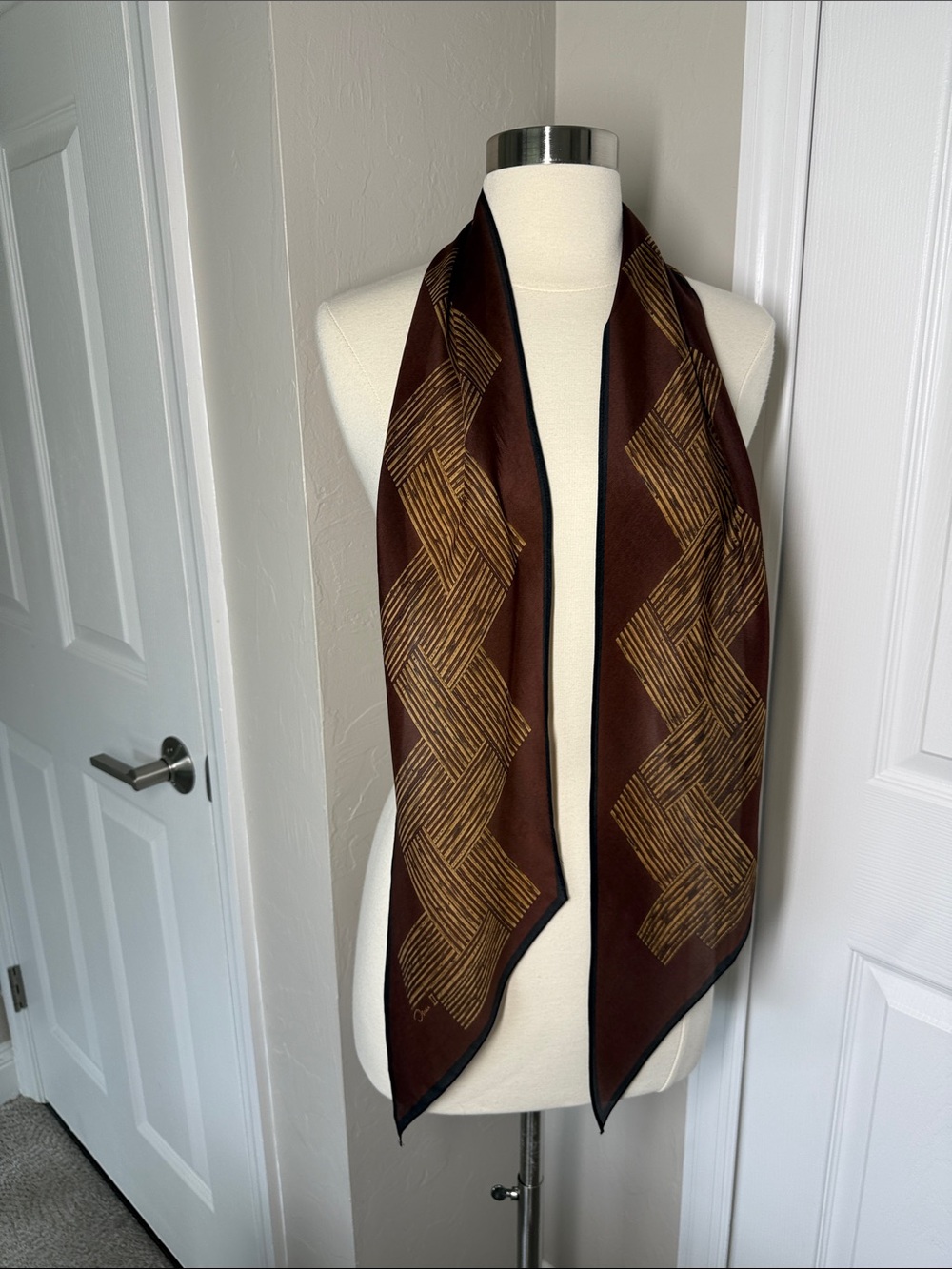Oscar de la Renta, Oscar, two silk handkerchief, style scarf, brown, and gold